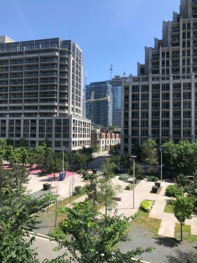 Executive 1 Bedroom Condo Sleeps 2 โตรอนโต ภายนอก รูปภาพ