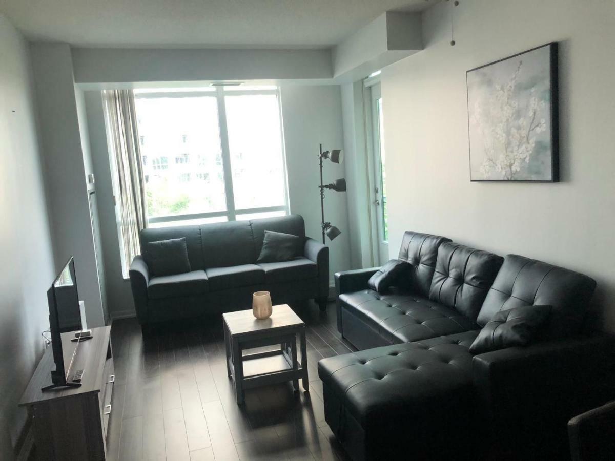 Executive 1 Bedroom Condo Sleeps 2 โตรอนโต ภายนอก รูปภาพ